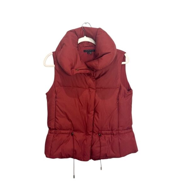 THEORY Okema Nano puff goose down vest in red - Picture 1 of 8
